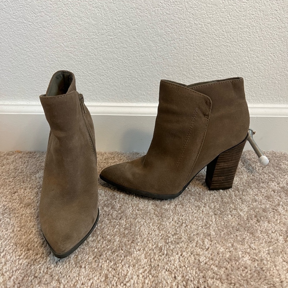 Guess Women’s Beige‎ Suede Booties Size 6.5